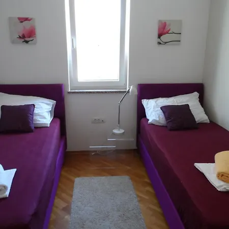 Апартаменты Soni A4 *