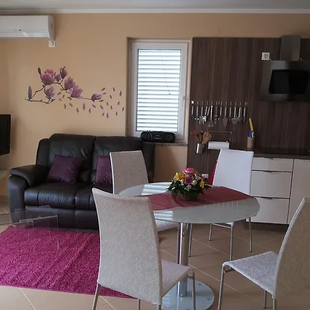 Apartment Magnolia Krk Town